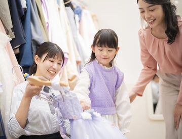 「興味はあるけど、経験も写真の知識もない…」
という方も大歓迎！
未経験の学生・主婦さんや女性スタッフが沢山活躍中♪