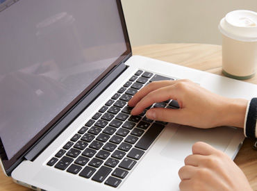 ★友達との応募も歓迎★
初めてのバイトも安心スタート！
仲の良い友達と一緒なら心強い◎