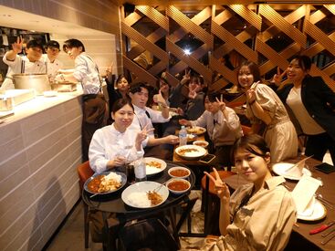 未経験メンバー活躍中！
キッチン経験・バイト経験が無くても
時給1500円START◎