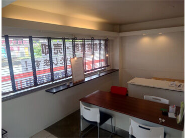 \スタッフ割引あり/
居酒屋や焼肉店を経営しているので、
グループ店ご利用の際には社割でお得に利用OK♪