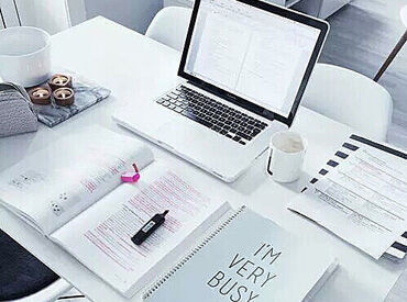 ファッション人材リンク株式会社【FJL】 ﾟ*｡☆ NEWスタッフ募集 ☆。*ﾟ
タイピングができればオッケー
未経験でも安心の職場
即日スタートできるお仕事♪