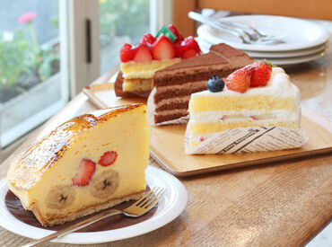 セカンドハウス 東洞院店 「おしゃれなお店で働きたい！」
「初バイトで緊張する…」
そんな方必見です◎
未経験スタートも大歓迎！