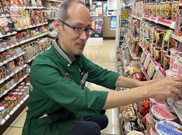 セブンイレブン　中野中央店 ＼未経験の方も安心♪／
優しい店長と10年以上勤務するベテランスタッフが
イチから丁寧に教えます◎