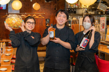 ★★今日も元気に営業中★★
もちろん飲食未経験も大歓迎！
学生さん・フリーターさん大歓迎◎
まずは気軽にご応募ください