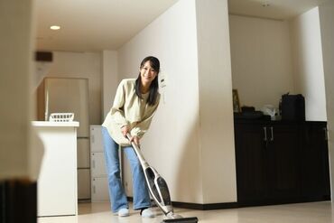 千葉ビル管理株式会社(勤務地：池尻大橋駅前)   ＼気楽にお掃除するだけ／
予備校がお休みの日に清掃に入るので
誰とも会うことなくモクモクとお掃除できます♪