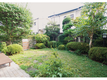 経験・年齢・性別一切不問!!
学生やフリーター、主婦（夫）の方…
みなさん大歓迎です♪
ボーナス有でしっかり稼げる!!