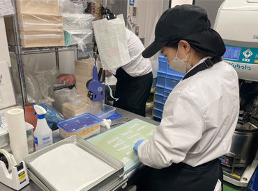 Daily Table KINOKUNIYA SOCOLA用賀店／デイリーテーブル 紀ノ国屋 SOCOLA用賀店 紀ノ国屋～KINOKUNIYA～ってご存じですか？
エコバッグや高級スーパーのレジ袋でお馴染みの会社です◎
毎日の暮らしに彩りを♪