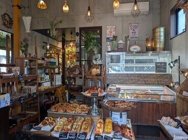 可愛らしいパンやスイーツに囲まれて働ける♪週2日/1日3h～で無理なく続けられるので定着率も高い◎