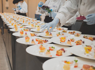 一緒に始める仲間がいて心強い+*
■WEB面接◎(対面も可)
■週1～でWワークOK◎
■ランチ/ディナーのみOK