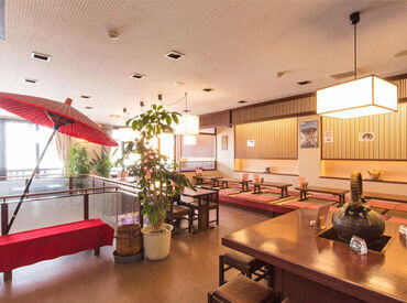 身だしなみは自由でOK！
髪色・ネイル・ピアスなどオシャレも楽しめる♪