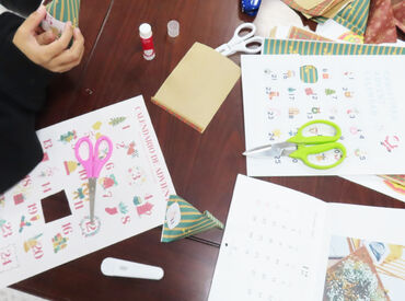 シフトの融通がバツグン◎
テストや授業なども気軽に相談してください♪
シフトの調整など柔軟に対応します！