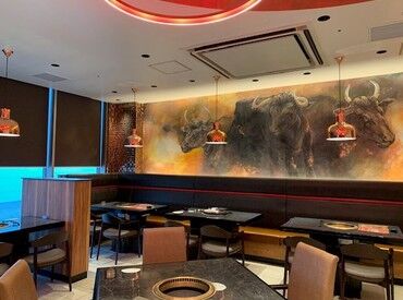 広い休憩室には、
コンビニもあって自由かつ快適に
過ごしていただけます★
ラグジュアリーで綺麗と好評！