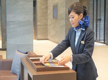 まずは笑顔でお客様にご挨拶ができれば大丈夫！
カンタンな業務から少しずつステップアップしましょう★