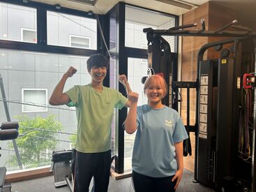 髪色・ネイル・ピアスOK♪
⇒清潔感、安全性があればおしゃれOK★
あなたらしく働けます♪