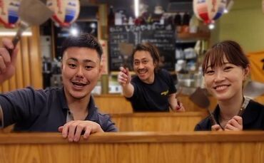 20代の若いスタッフを中心に、賑やかなお店です★
メニューや立て看板の書き込みもお任せ◎
実際にスタッフが書いています♪