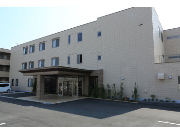 桜中央ケアセンターそよ風 ＼正規フルタイム社員の募集です！／
30～50代を中心に、全世代のスタッフ在籍！
世代を超えて、自然と打ち解けられる職場です＊