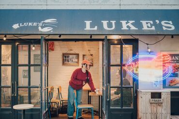 こ~んな店舗だからメディアやSNSで話題沸騰★
友達にも自慢できるオシャレなお店で一緒に働きませんか?