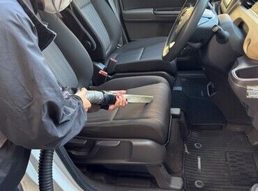 オシャレ自由度◎派手な髪色やネイル・ピアスもOK！
お仕事中も自分らしいスタイルを楽しんでください◎