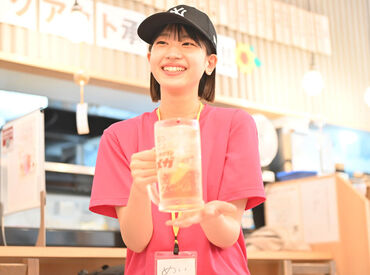 串カツ田中　長崎駅店[5303] はじめは元気に
「いらっしゃいませ！」が言えればOK。
たくさんの仲間と一緒に協力しながら
ニコニコ笑顔でお仕事しましょう！