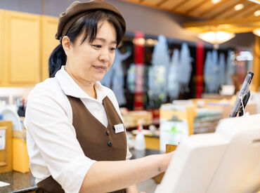 一六本舗　いよてつ高島屋店 創業当時から人気のものや、最新の和洋菓子までたくさん！
みんなから愛される松山銘菓を一緒に広めていきませんか？