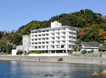 下田海浜ホテル ＼* アナタらしく働ける！ *／
幅広い年代のスタッフが活躍★
だからこそ、「スタッフの働きやすさ」を大切にしています