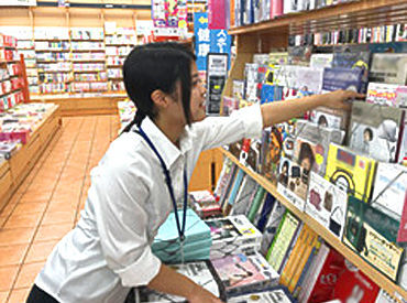 トレカや本に興味がある!そんな方大歓迎★
特別な知識や経験がなくてもOKです♪
短時間勤務で家計の足しや年金の足しにも◎