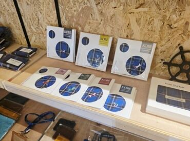 神戸タータンを取り入れた雑貨や小物も展開しています◎