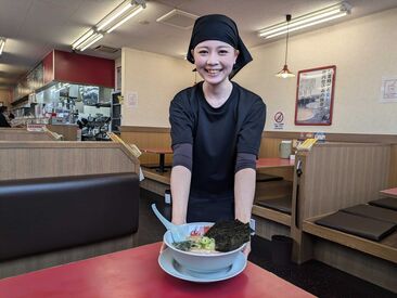 ラーメン山岡家 長野南長池店 ◇◆バイトデビュー歓迎♪◆◇
食券制だから、レジ業務ナシ◎
好きな時間でOK！無理なく働けますよ!!
まずはお気軽にご応募を◎