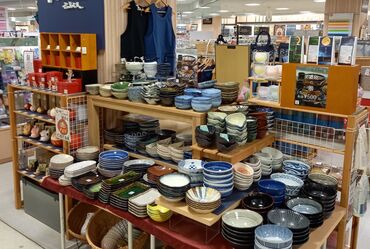 和雑貨 Re風藍（るふらん） フジグラン野市店 フジグラン野市店内1階 の"和雑貨 Re風藍"♪
未経験・ブランク復帰さんも丁寧な指導で安心◎
※画像は一例になります。