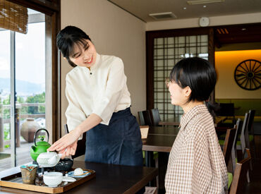 音羽茶寮（おとわさりょう） ＼京都・清水の落ち着いた和カフェ／
テラス席から見える京都の景色、京焼・清水焼の器…
そして和スイーツが楽しめる◎