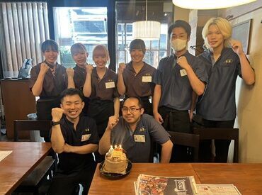 南行徳 彦酉 ↑スタッフの誕生日をお祝いしているシーン！笑
みんなでワイワイ仲いい職場★
ハデ髪もしっかりOK◎居心地がいいと好評です♪