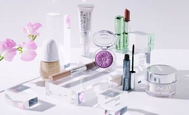 美容部員
CLINIQUE(クリニーク)