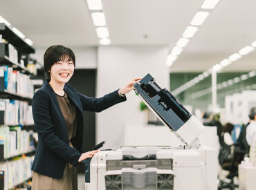 実際の社内の様子です！
独り立ちするまでは先輩スタッフがWチェックします◎