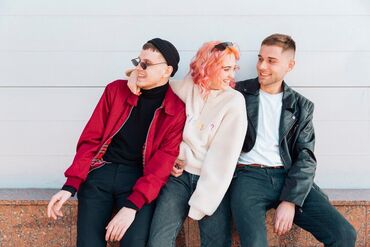 ファッション人材リンク株式会社【FJL】 ﾟ*｡☆ NEWスタッフ募集 ☆。*ﾟ
人気ブランドで勤務のチャンス★
20～50代男女幅広く活躍中
時給1500円・日週払い有