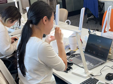 黙々＆単純作業が得意な方必見‼
カワイイ宝石に囲まれて
テンション上がる↑