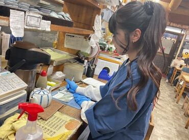 駅チカだから通勤ラクラク♪
授業やサークル後にもぴったり！
シフト自由で学業と両立しやすい