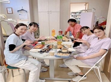 たかぎ歯科医院 まずは見学だけでも来てみませんか？★
職場の雰囲気や仕事の簡単さを
実際に見ていただけたらなと思います(^^)/