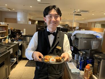 ホテルクリオコート博多【Cafe d' Erté(カフェ ド エルテ)】 ≪ホテルクリオコート博多≫にある落ち着いたカフェ♪*
博多駅筑紫口から10秒と超好立地！
面接時は≪履歴書不要≫です◎
