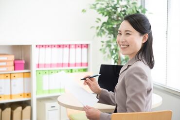 社内を支えるバックオフィス業務が中心。
社員の皆さんから「ありがとう」と言われる機会も多く、
やりがいもバッチリです。