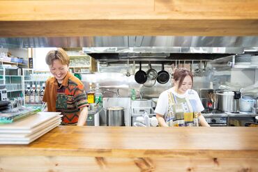 厳選和牛焼肉 HANA火 ≪先輩スタッフが優しく教えるので安心！≫
オシャレな盛付や花の装飾の方法など
ここにしかないスキルが学べる♪