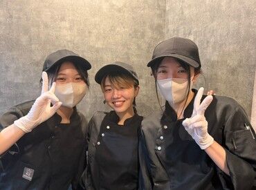 Cafe Fan Base 推しに囲まれて嬉しい！
お客様が自分の推しのグッズを引けて、喜ぶ笑顔を見て嬉しい時があります。

