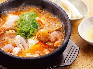 スタッフ同士の仲はもちろんばっちり！
わからないことがあってもすぐに聞けるので
どなたでも安心してスタート可能です♪