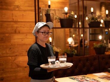 いしがまやハンバーグ LECT広島 ★学生さん大歓迎★
未経験や初バイトも大歓迎♪
優しい先輩が丁寧に教えるのでご安心を◎