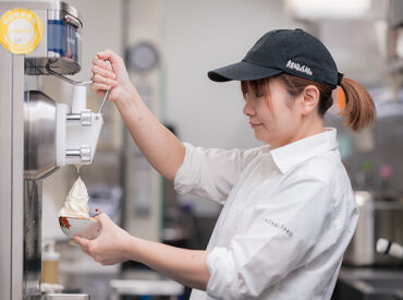 麻布茶房(AZABUSABO)　セレオ国分寺店 年齢層も幅広く活躍中★
ブランクが気になる方、カフェで働いてみたい方…
温かい職場なので安心して応募してくださいね♪