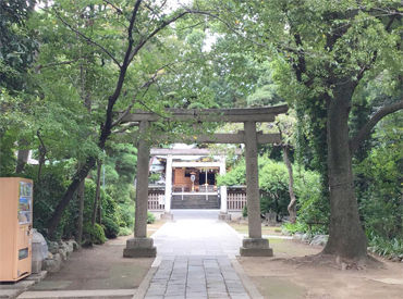 緑豊かな境内の落ち着いた環境で、ゆったり勤務♪
年齢が近い先輩が多いから質問もしやすい！