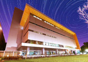 大阪大学医学部附属病院 モノレール阪大病院前駅から徒歩スグ♪
また、バス停「阪大医学部病院前」からもスグ！