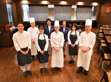 スタッフは20代が多く、
学生の方も多く在籍しています◎