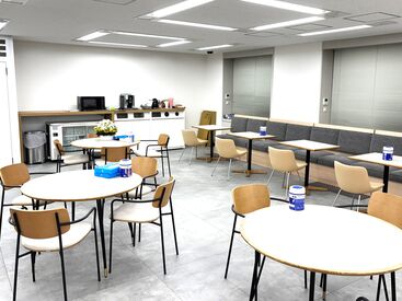 \休憩室完備/
ゆったりとくつろげる
休憩スペースもあります♪