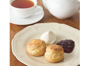 アフタヌーンティー・ティールーム 沖縄リウボウ ★働きながら学べる環境
季節限定のパスタやスイーツが人気！
お茶の知識や、おいしい紅茶の淹れ方もマスターできます。
