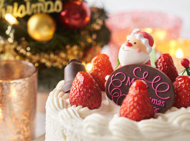 ヤマモト食販株式会社 コンビニ用のクリスマスケーキの賞味期限ラベルを貼る
とっても簡単な倉庫内作業です★
短期でサクッと稼いでお小遣い稼ぎ！
